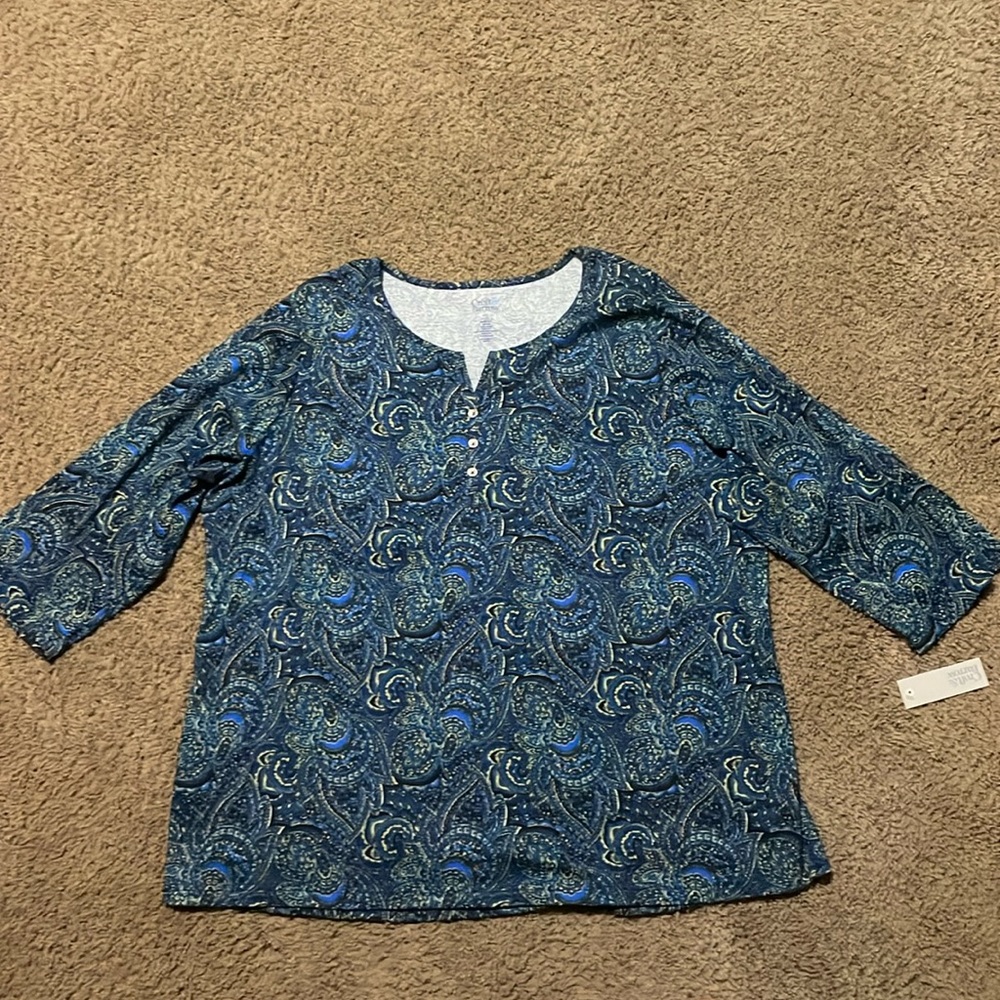 NWTS Ladies Croft & Barrow blue paisley print top. Sz 3X